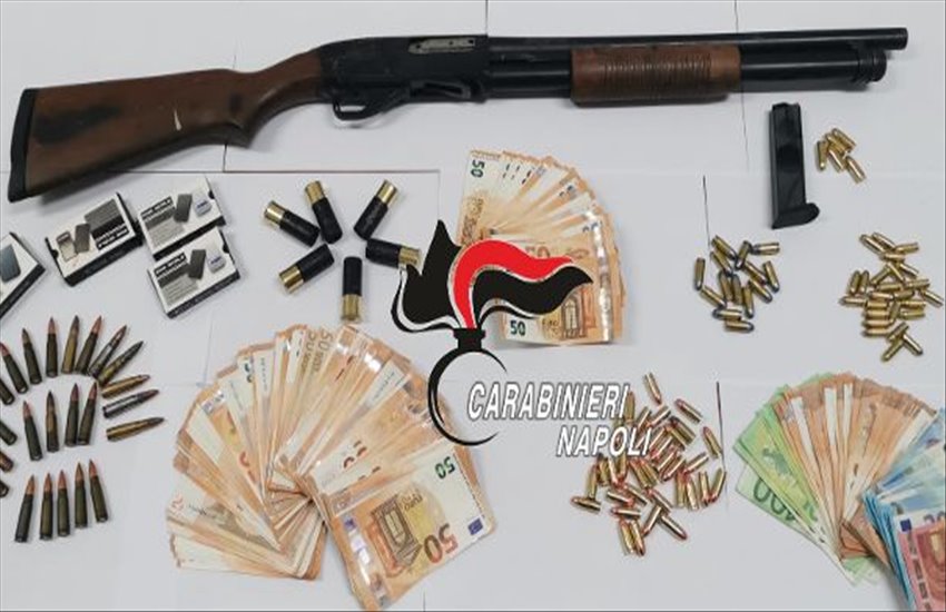 Operazione anti-criminalità a Frattamaggiore, arriva la risposta dello Stato: eseguiti 7 fermi, sequestrate armi e denaro in contante (VIDEO DELLE OPERAZIONI)