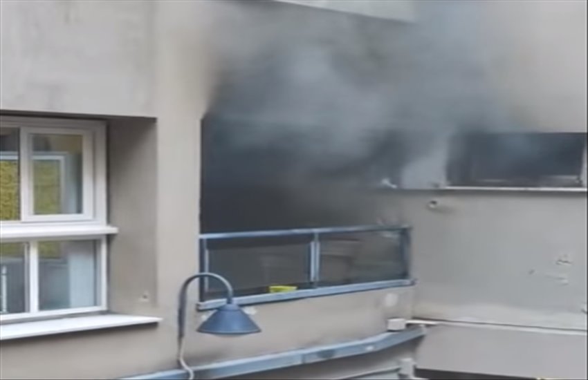 Incendio al pronto soccorso dell’ospedale di Torre del Greco: fumo nero dalle finestre (VIDEO)