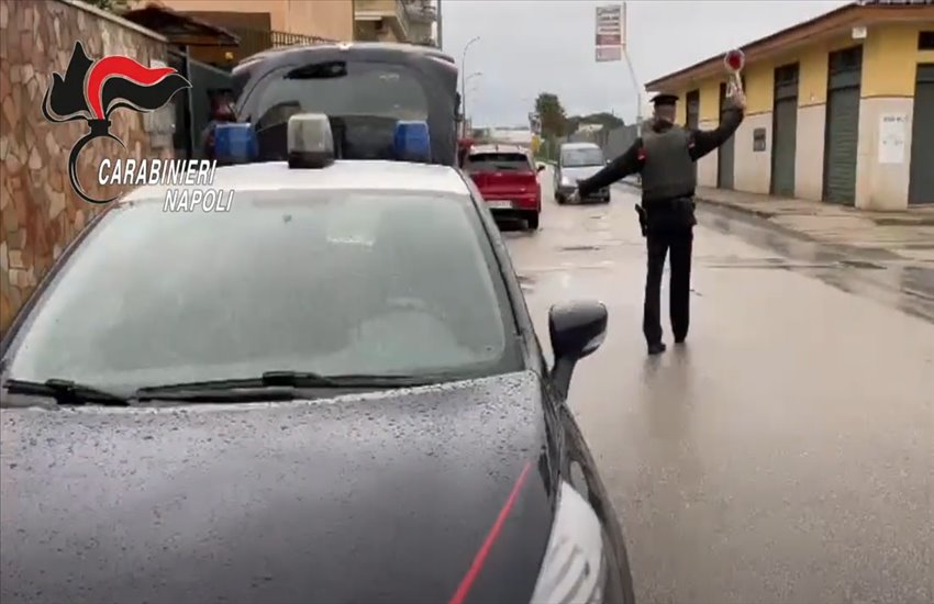 Bilancio dei carabinieri sui reati ad Arzano, focus sulla 167: migliaia di controlli e decine di arresti (VIDEO)