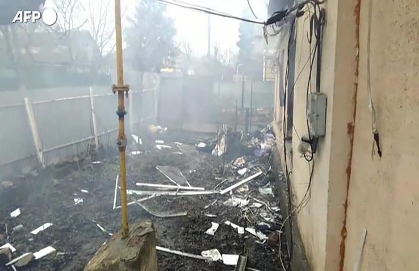Mariupol: il padre che culla il figlio ucciso dai missili russi