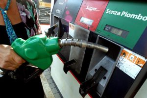 Sciopero benzinai a Catania, file interminabili in città, ma inesistenti in autostrada e Tangenziale: intanto c’è chi ha finito il carburante a disposizione