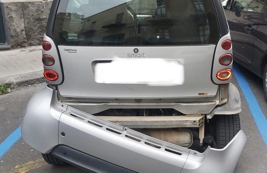 Catania, arrestato meccanico sorpreso a rubare pezzi da una smart