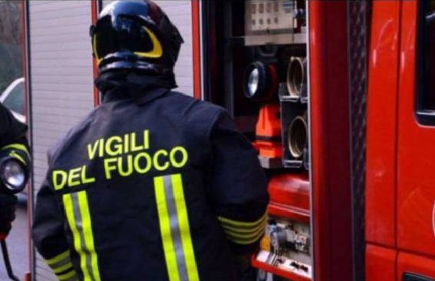 Incendio in un immobile di Casoria, indagano i carabinieri