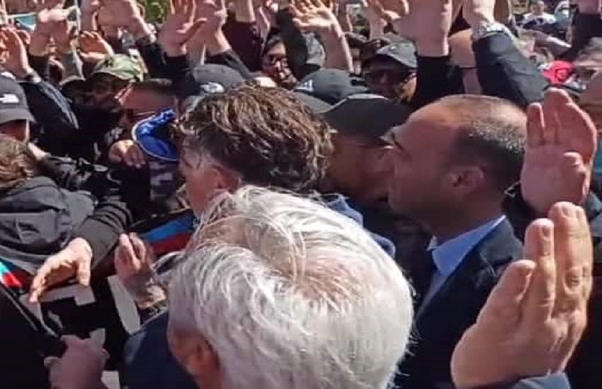 L’ultimo saluto fra i tifosi del Catania e la squadra a Torre del Grifo, Baldini: “Non permettete più agli sciacalli di entrare!”