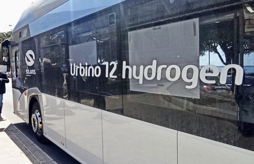 Per la prima volta un autobus a idrogeno nelle strade di Taranto