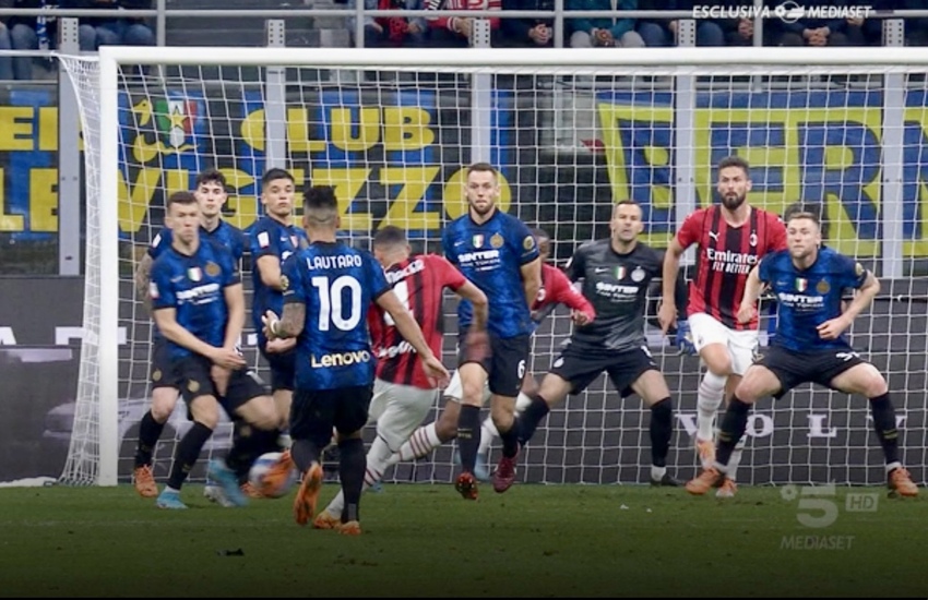 Milan: Pioli rivede gol annullato a Bennacer e abbandona l’intervista (Video)