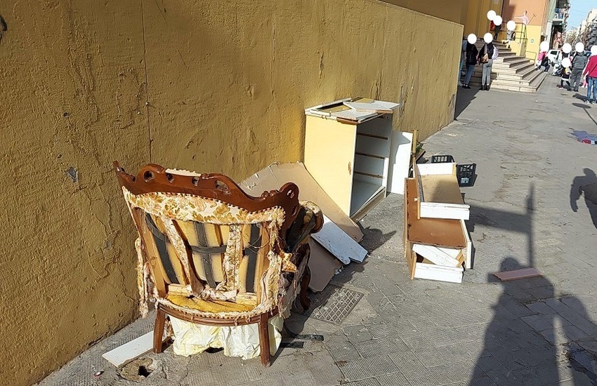 Stop abbandono selvaggio rifiuti ingombranti per le strade di Taranto