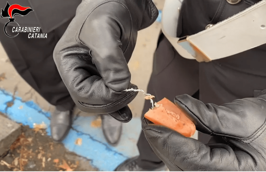 [Video] Catania, spargeva wurstel “imbottiti” di ami e chiodi in centro città
