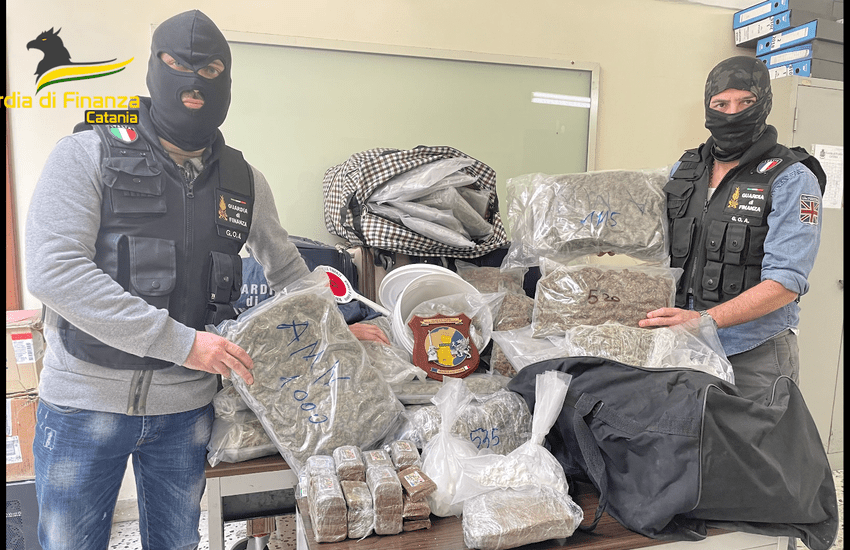 [Video] Catania, droga nascosta nei trolley, sequestrato mezzo quintale di stupefacenti