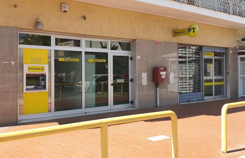 Poste chiude l’ufficio postale di via Principe di Piemonte a Minturno