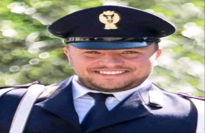 Omaggio di Europa Verde a Pasquale Apicella, poliziotto morto in servizio: “Ricordiamo le vittime della criminalità, non i criminali”