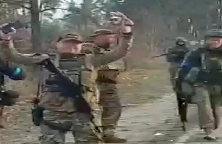 Ucraina, orrore senza fine: il video, che non mostriamo, dei soldati russi giustiziati