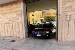 Rapina, spaccio e detenzione di armi: otto arresti dai carabinieri a Latina