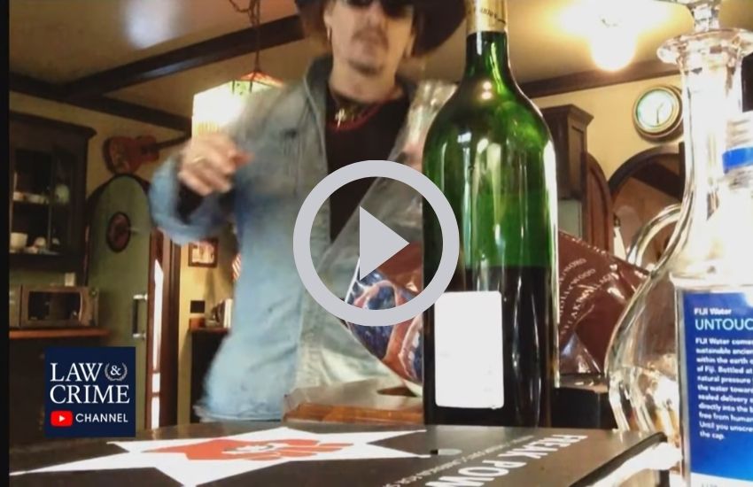 Il video di Johnny Depp ubriaco e violento mostrato al processo contro Amber Heard