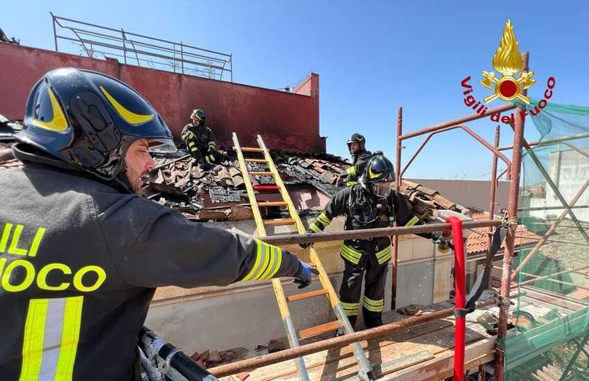 [Video] Incendio a Catania, prende fuoco un’ abitazione in via Plebiscito