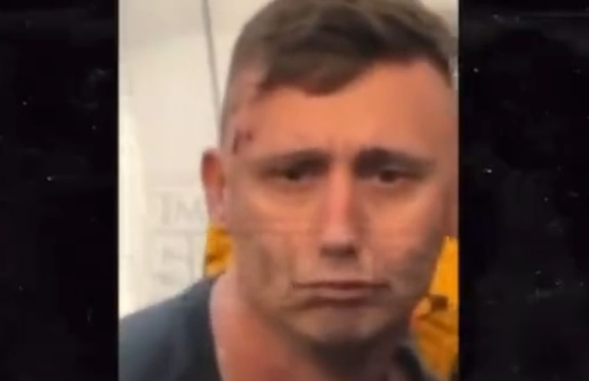 [VIDEO] Mike Tyson perde la testa e prende a pugni un tifoso ubriaco in aereo