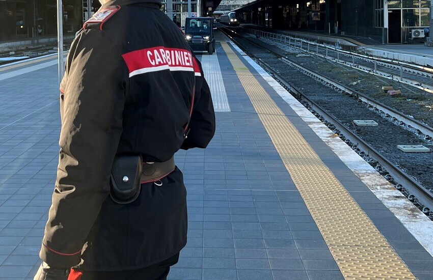 Roma, tredicenne rapinato violentemente  in stazione. Arrestati due minori