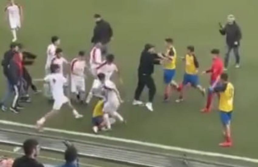 Calciatori puniti a non giocare più: Daspo per 9 minorenni (VIDEO)