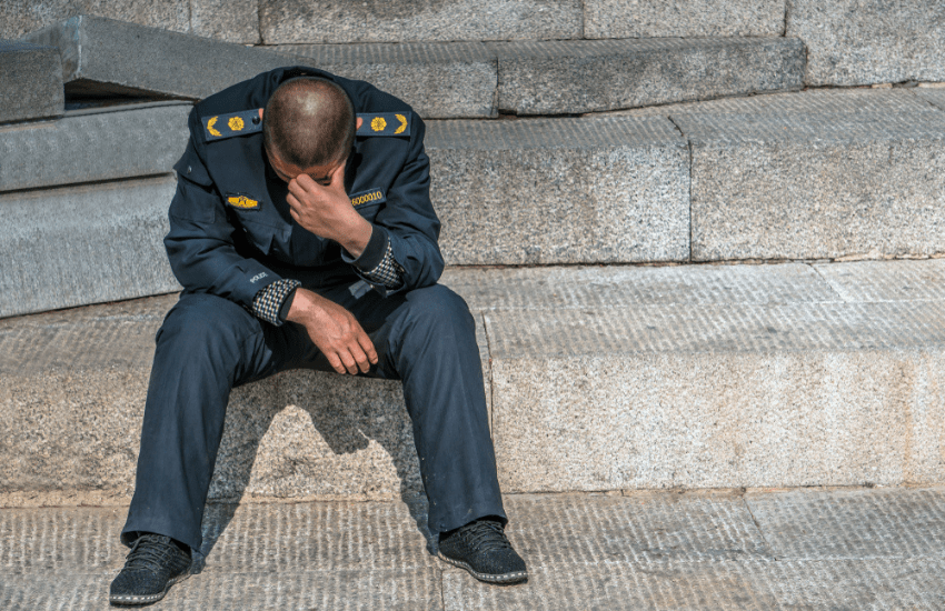 Bagheria, funzionario di polizia si suicida durante l’arresto per corruzione. Ferito finanziere