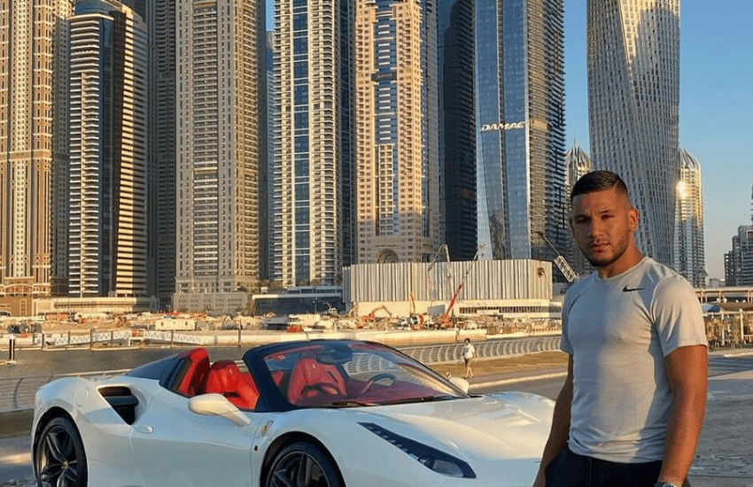 Follower sconvolti per la morte del giovane influencer, la famiglia chiede rispetto (VIDEO)