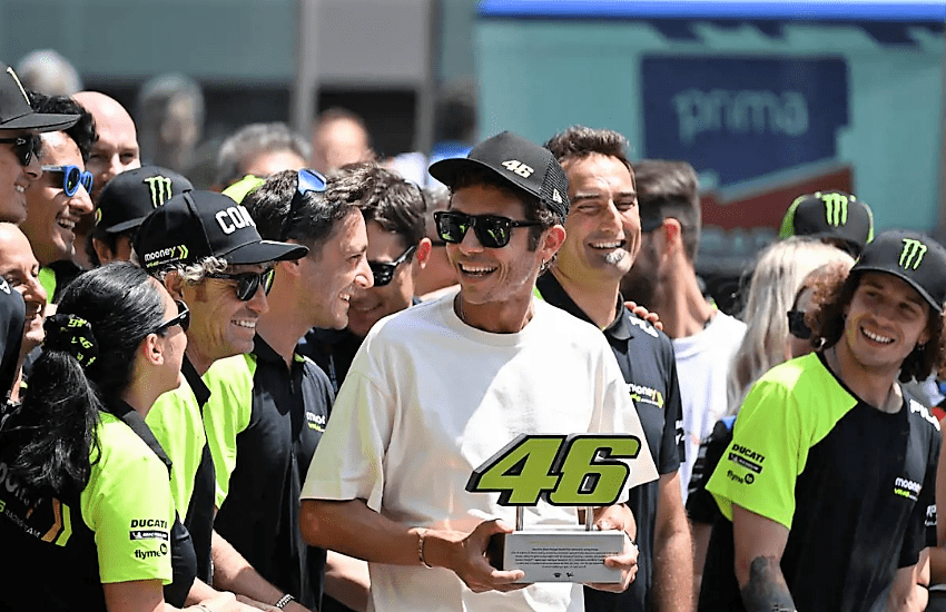 Valentino Rossi ritira il suo numero 46 al Mugello: “Ho capito di essere vecchio” (VIDEO)