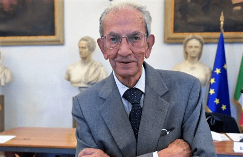 Addio a Carlo Smuraglia, partigiano fino alla fine: “Un popolo che resiste contro l’invasore va aiutato anche con le armi”