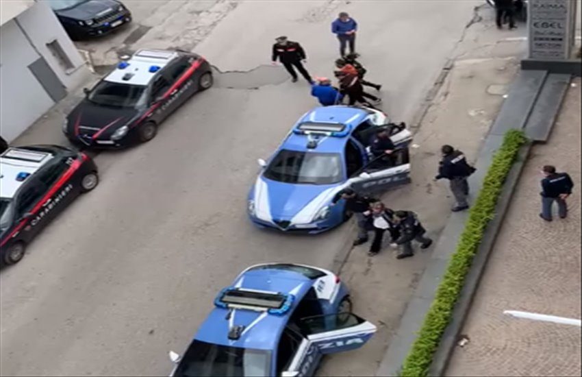 Tentata rapina in una gioielleria di San Giuseppe Vesuviano, beccati tutti e 4 i membri della banda (VIDEO)