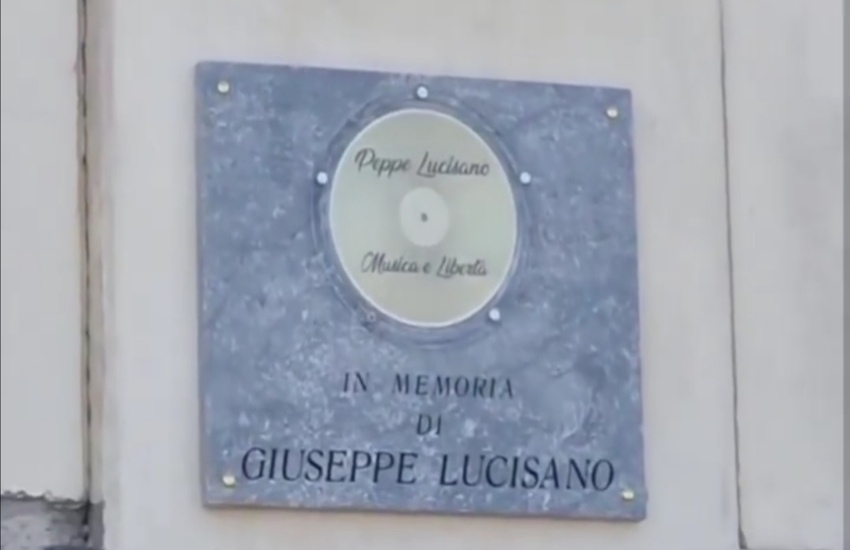 Reggio Calabria, scoperta la targa nel ricordo di Peppe Lucisano
