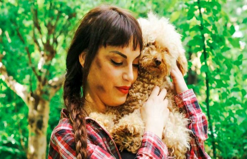 Francesca De André subisce violenza fisica dal fidanzato: “Spero lo arrestino”