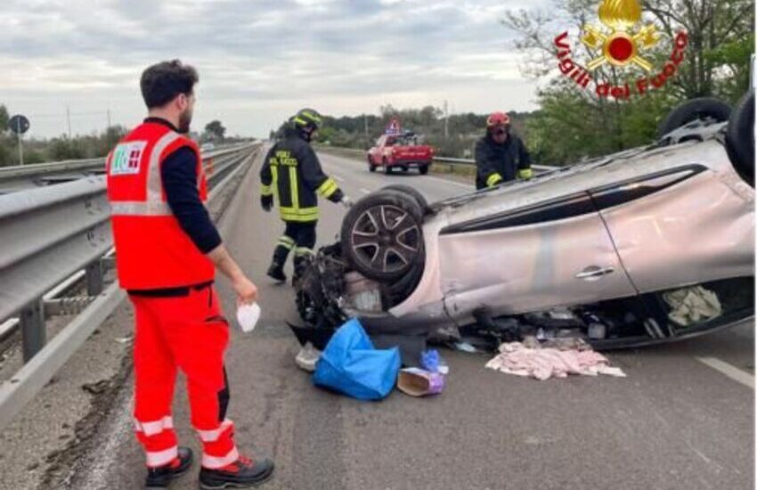 Altro incidente nel Salento. Perde il controllo dell’auto e si ribalta, ferita una donna