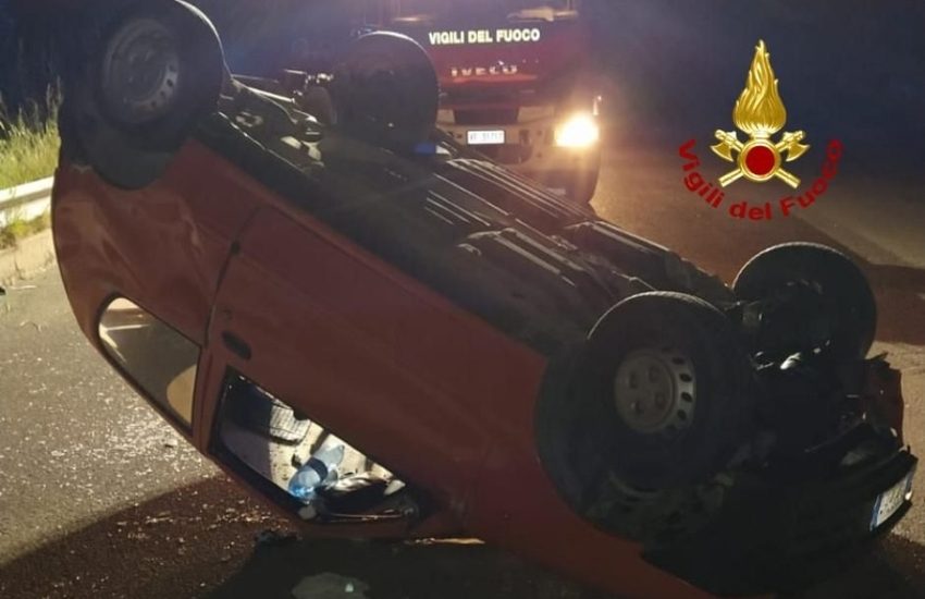Paura nel Salento. Perde il controllo dell’auto e si ribalta, 81enne al Fazzi con codice rosso