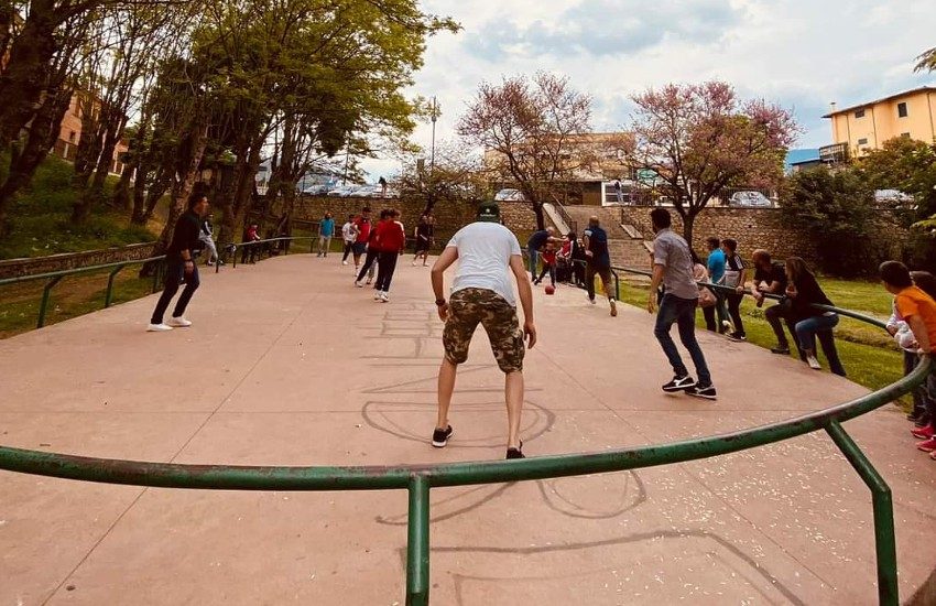Sezze, si torna ragazzi per un giorno: il 5 giugno torneo di calcio alla ‘pista’. Rigorosamente per adulti