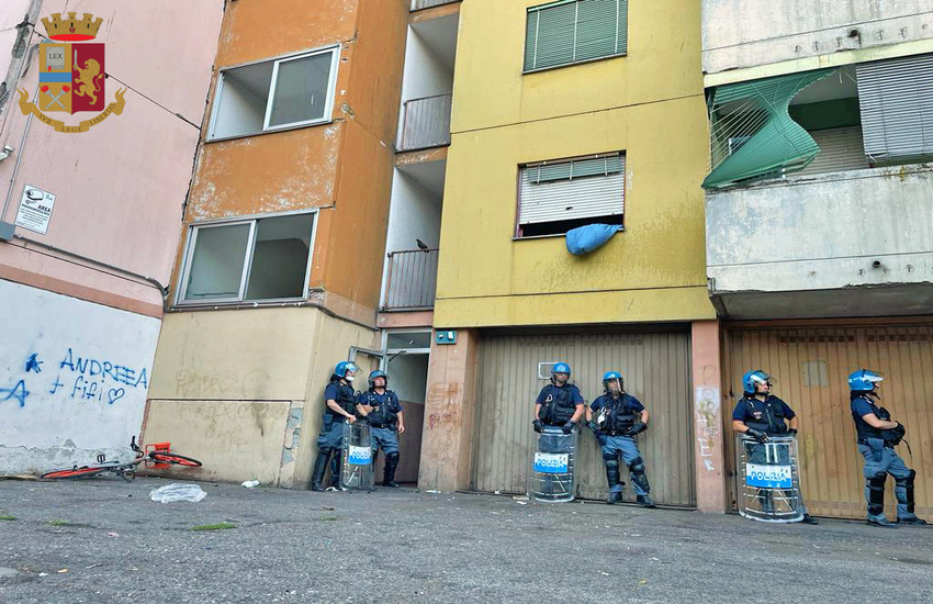 Milano: Maxi rissa in via Bolla, sequestrate armi, sgomberati 5 appartamenti