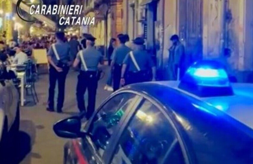 Catania, contrasto alla “malamovida” nelle piazze del centro città. Sanzioni e denunce