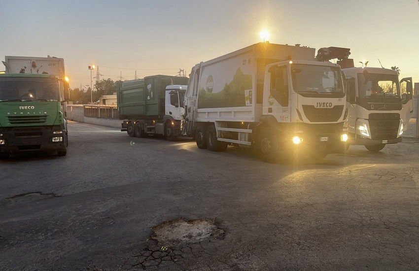 Taranto: Svuotamento cassonetti, ancora ritardi nell’impianto conferimento rifiuti