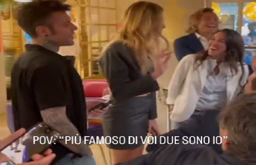 [VIDEO] I Ferragnez a cena a Milano incontrano Berlusconi: cosa si sono detti?