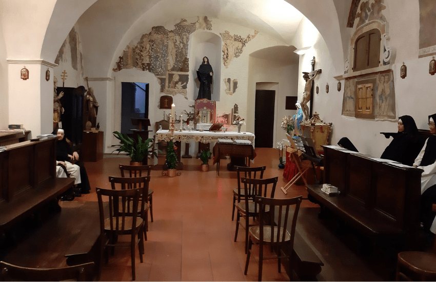 Sesso nel confessionale e irruzione nelle stanze delle suore: profanato monastero