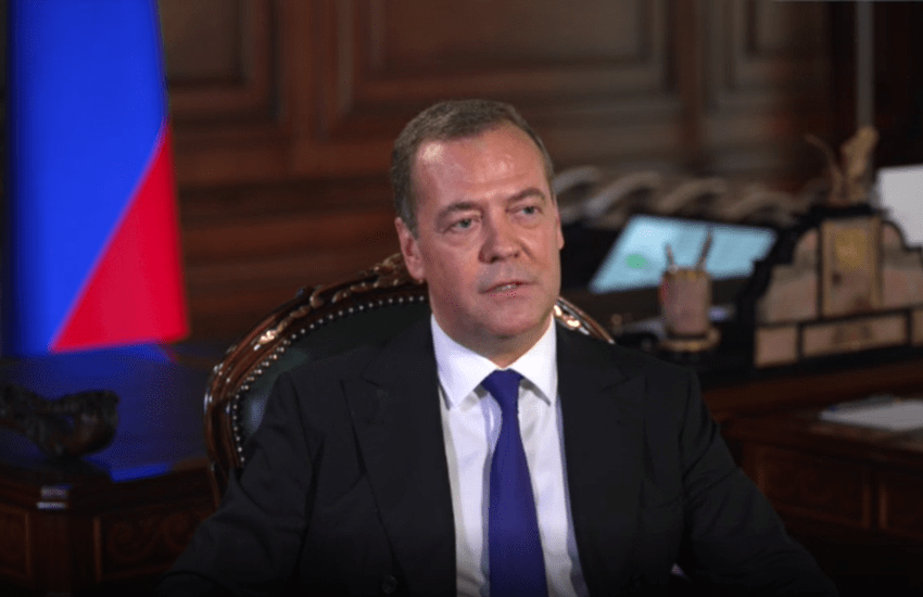 Medvedev: “L’Occidente agisce come Cosa nostra, ‘Ndrangheta e Ku Klux Klan”