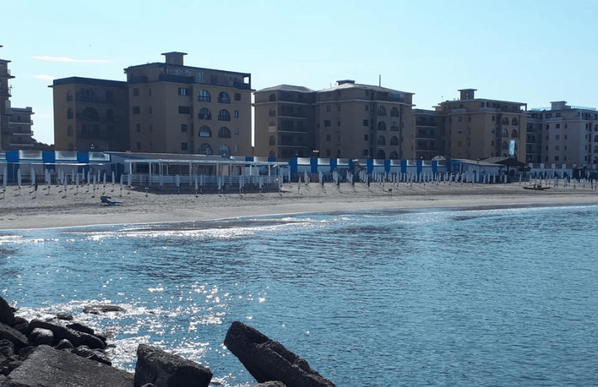 Castel Volturno: salva 4 bimbi dalle onde. Muore eroicamente il gestore del Lido dei Gabbiani