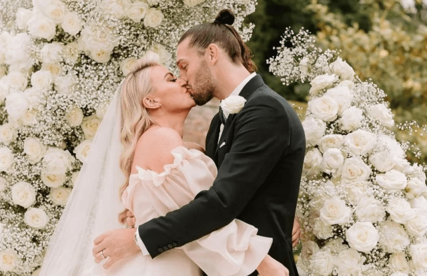 Andy Carroll: la notte a letto con due donne non fa fallire il matrimonio