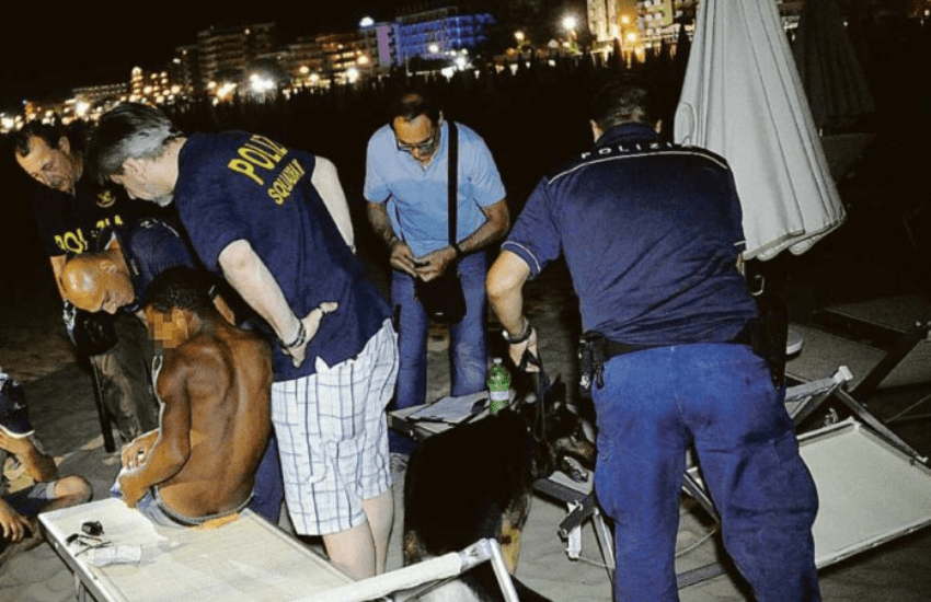 Rimini, rissa con atti di cannibalismo: strappa un dito a morsi e lo divora