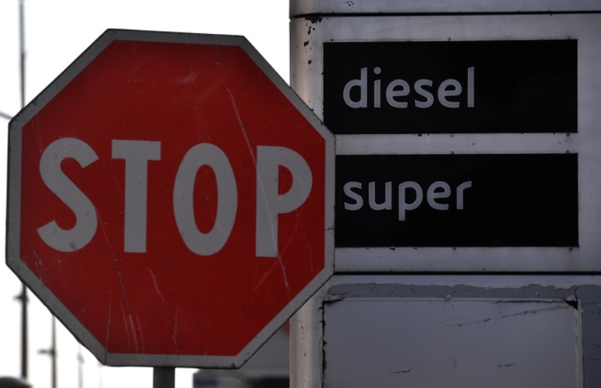 Auto a benzina, diesel e gpl: dal 2035 stop alla vendita