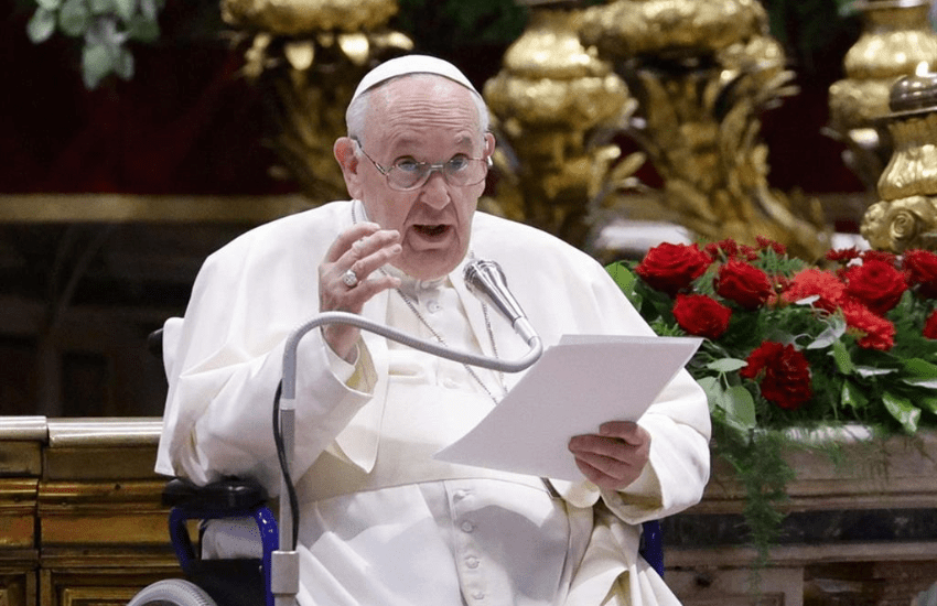 Papa Francesco tuona contro la guerra: “É pazzia e chi commercia armi è un criminale”