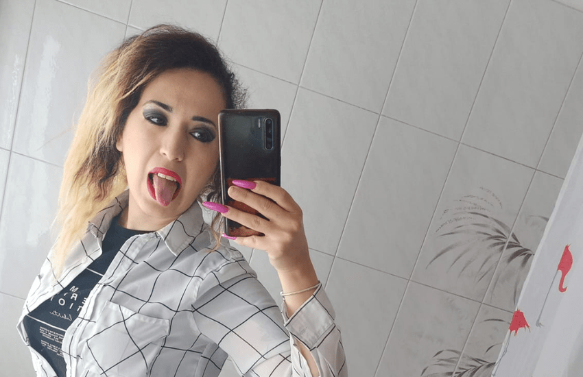 Lady Demonique ringrazia i suoi “sch*avi”: “Calenda ha perso, sono la prima Mistress consigliera”