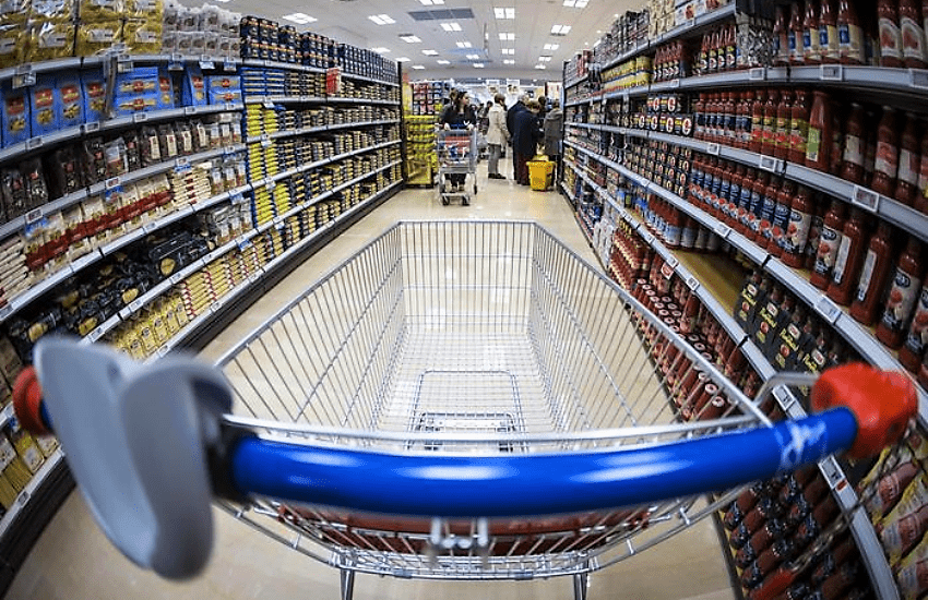 Rincari: ecco gli effetti sulla spesa per alimentari e casa in Italia