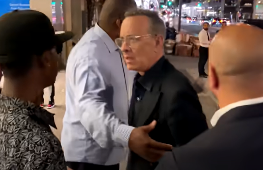 Tom Hanks sbrocca contro i fan: “Indietro, caz..!” (VIDEO)