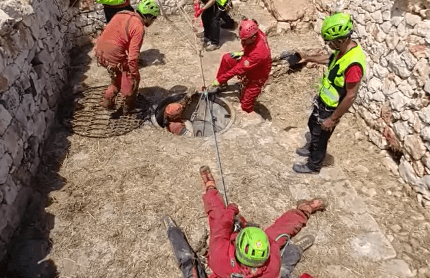 Monopoli: salvata la speleologa caduta in una grotta (VIDEO)