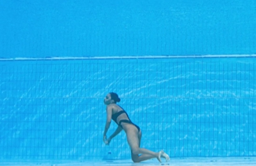 Nuotatrice sviene sott’acqua durante i Mondiali: il drammatico video