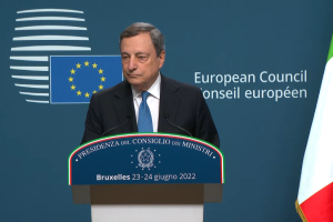 Draghi in diretta da Bruxelles su Ue e futuro dell’Italia: il video