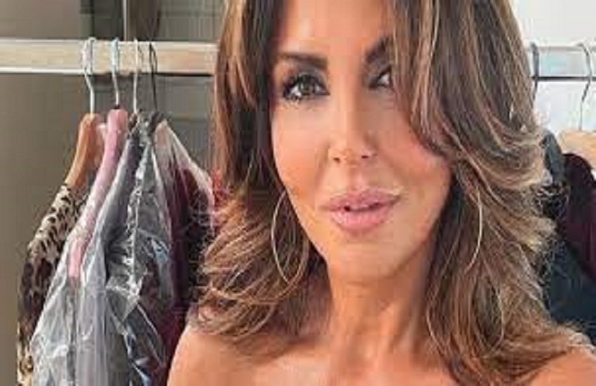 Foto Vanessa Incontrada in bikini, Sabrina Ferilli risponde al vetriolo ai followers